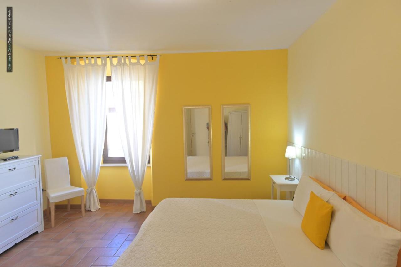 B&B Dimora Paolina Baschi Exterior photo